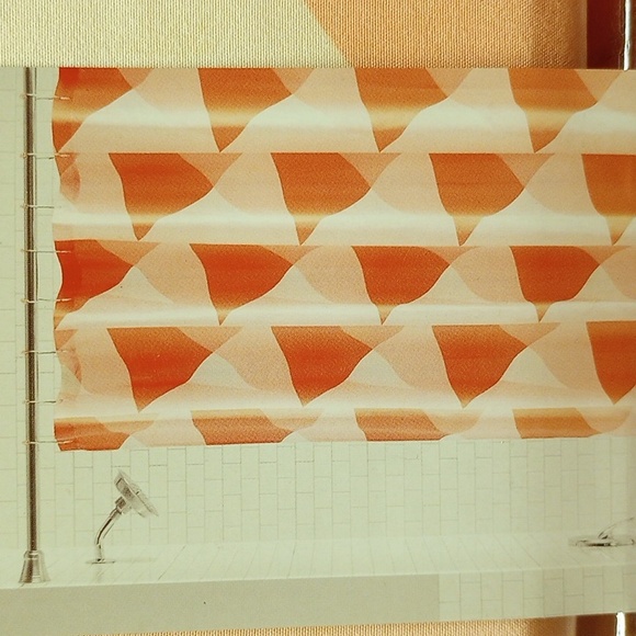 Fabric shower curtain with hooks - Picture 2 of 3